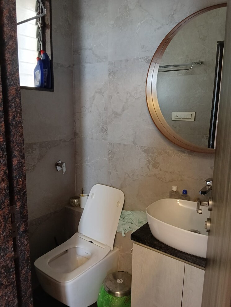 Bathroom, santacruz west 4 Bedroom 3500 Sq.Ft. Apartment In Santacruz West Mumbai 8070924
