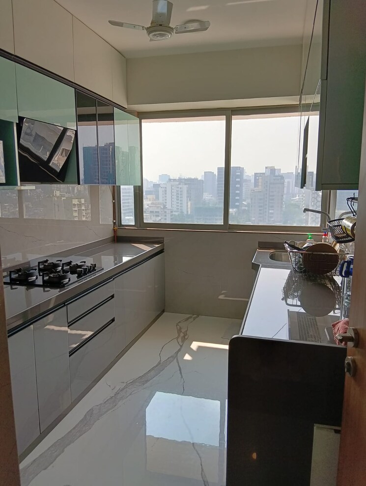 Team Area, santacruz west 4 Bedroom 3500 Sq.Ft. Apartment In Santacruz West Mumbai 8070924