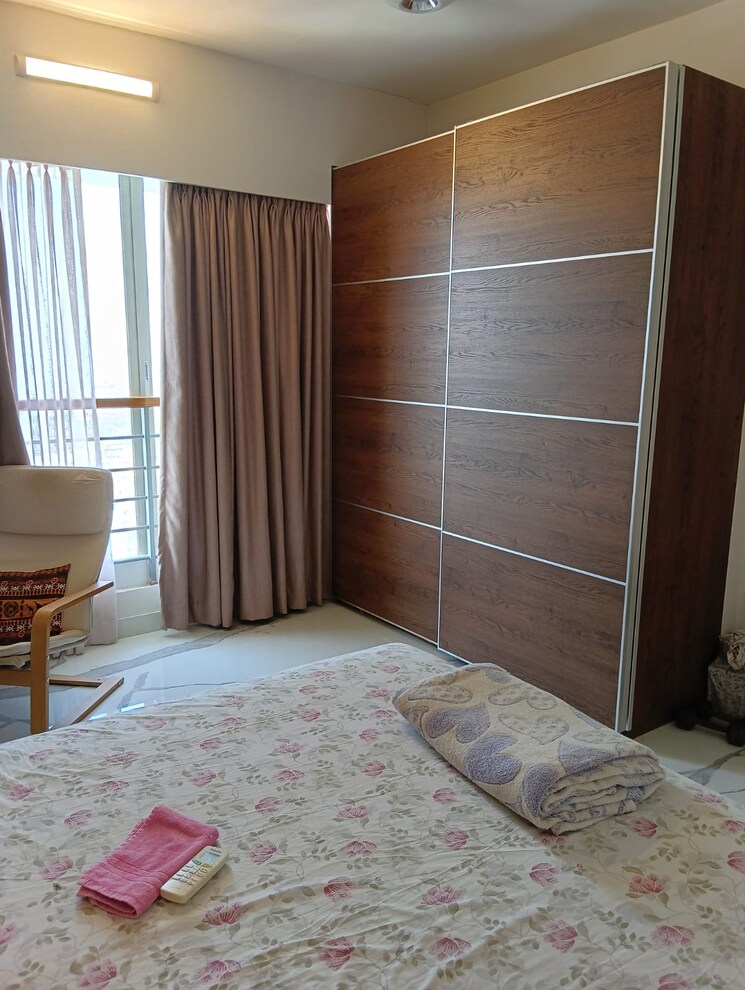 Room, santacruz west 4 Bedroom 3500 Sq.Ft. Apartment In Santacruz West Mumbai 8070924