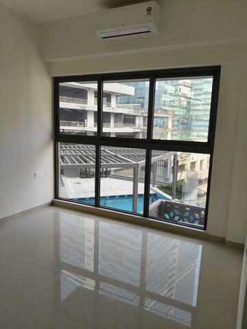 Room in 2 BHK Apartment at Lodha Vista, Lower Parel – for Rent