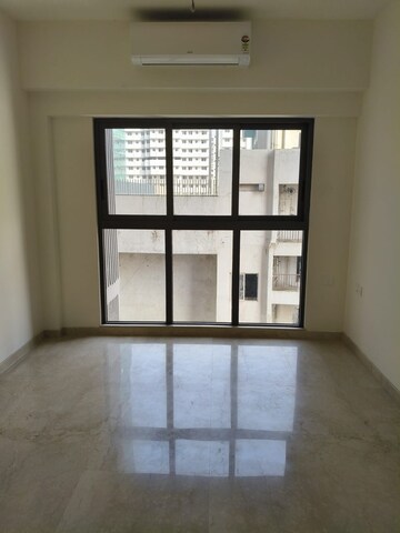 Room in 2 BHK Apartment at Lodha Vista, Lower Parel – for Rent