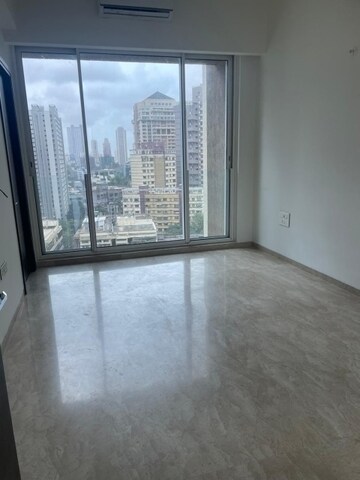 Room in 4 BHK Apartment at Raheja Imperia, Worli – for Sale