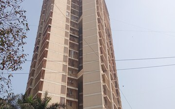 2 BHK Apartment For Rent in H Rishabraj Saffron Peace, Borivali West