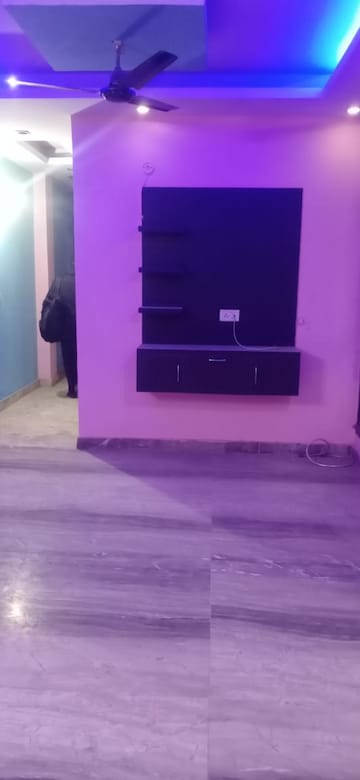 Room in 2 BHK Builder Floor at Laxmi Nagar – for Rent