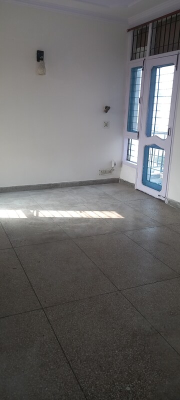 Master Bedroom in 3 BHK Apartment at Ip Extension – for Rent