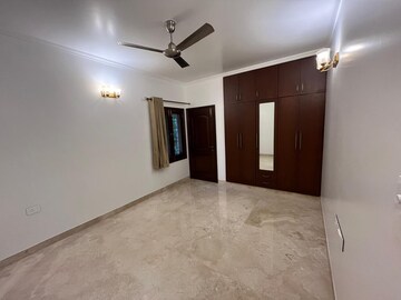 Room in 4 BHK Apartment at Vasant Kunj – for Sale