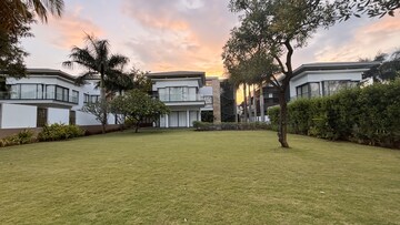 4 BHK Villa – Garden View at Prestige Golfshire, Nandi Hills - for Rent