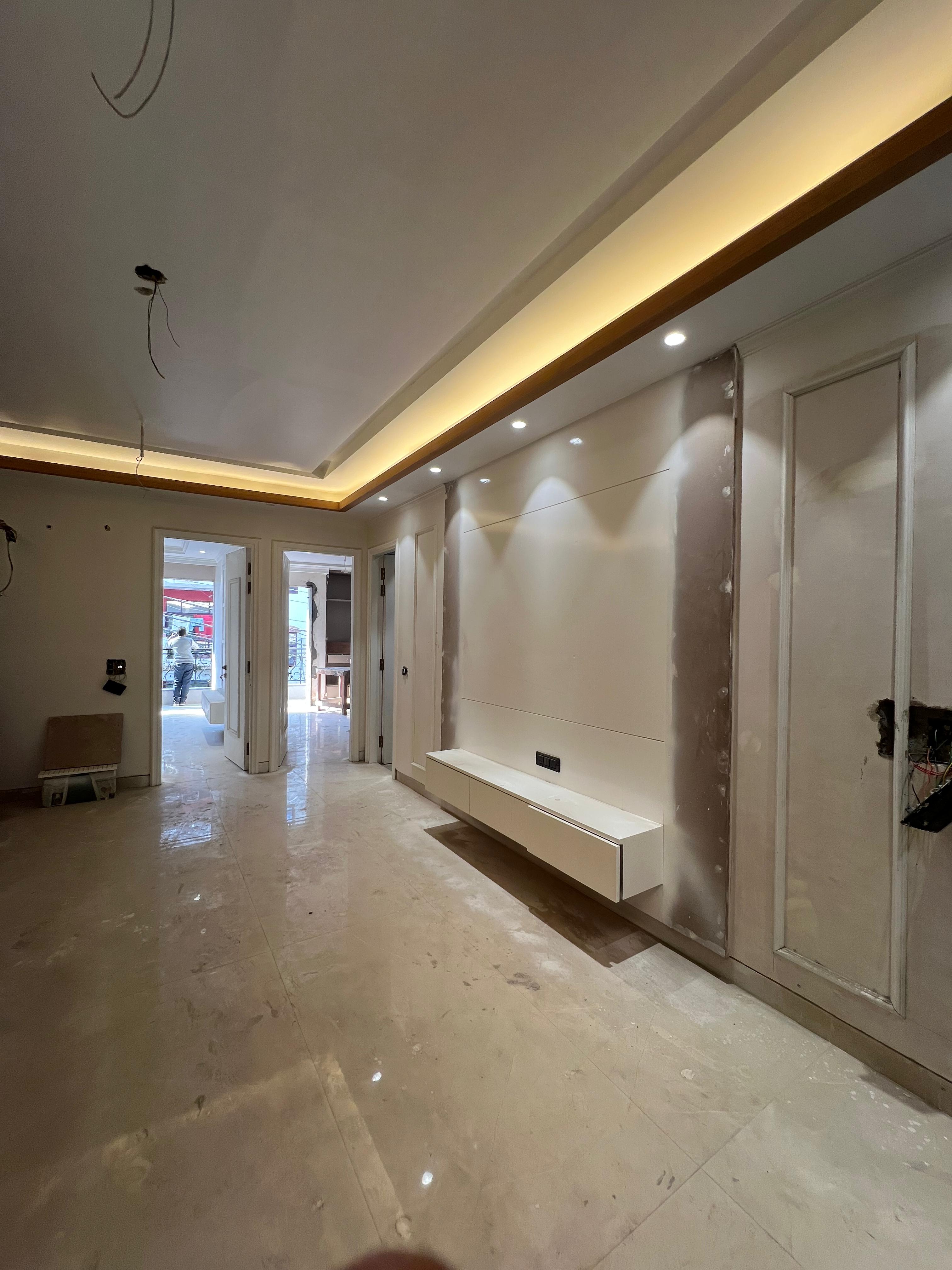 5 BHK + Pooja Room,Study Room Builder Floor For Sale in Luxurious Floor 