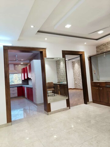 Living Room in 2.5 BHK Builder Floor at Sector 28 – for Rent