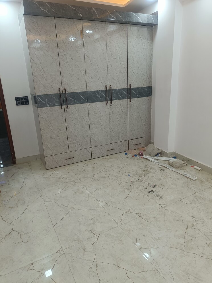 Bathroom, burari 3 Bedroom 110 Sq.Yd. Builder Floor In Burari Delhi 8071144