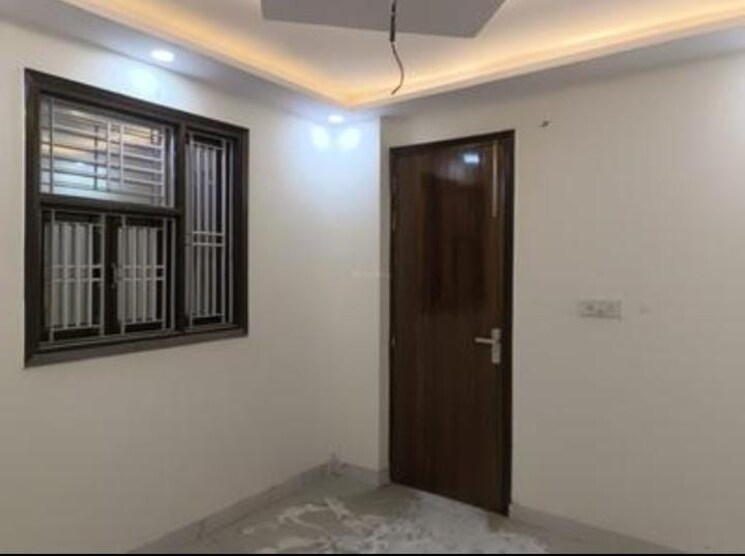 undefined, burari Commercial Warehouse 115 Sq.Yd. In Burari Delhi 8071192