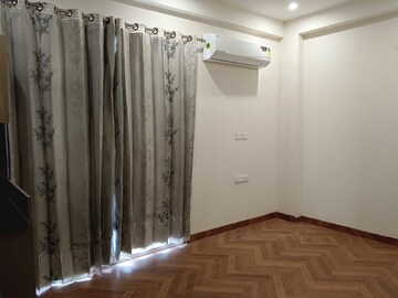 Building Lobby in Studio Builder Floor at Sushant Tower, Sector 56 – for Rent