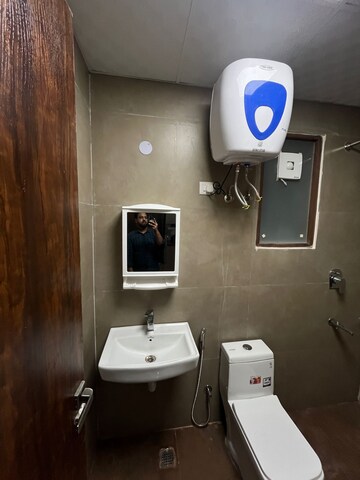 Bathroom in Studio Builder Floor at Sushant Tower, Sector 56 – for Rent
