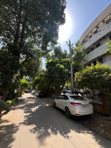 Studio Builder Floor – Exterior View View at Sushant Tower, Sector 56 - for Rent