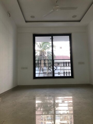 Room in 3 BHK Apartment at Fortune Heritage, Bandra West – for Rent