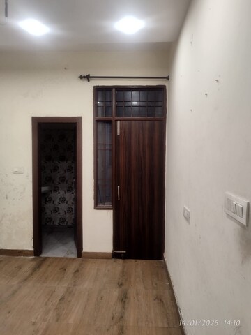 Room in 3 BHK Builder Floor at DS Homes, Dhakoli Village – for Rent