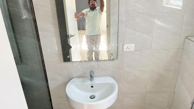 Bathroom, incor-one-city 3 Bedroom 1735 Sq.Ft. Apartment In Kukatpally Hyderabad 8071330