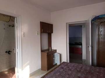 Room in 2 BHK Apartment at Lokhandwala Whispering Palms, Kandivali East – for Rent