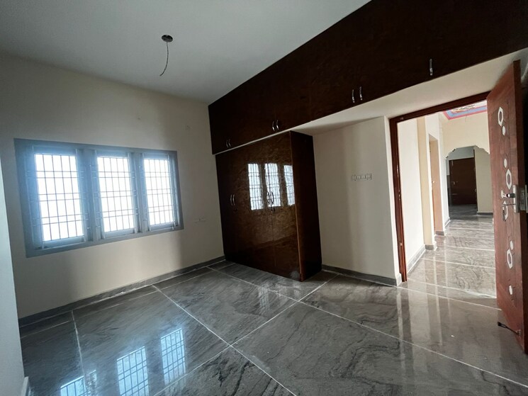 Room, chromepet 3 Bedroom 1500 Sq.Ft. Builder Floor In Chromepet Chennai 8064422