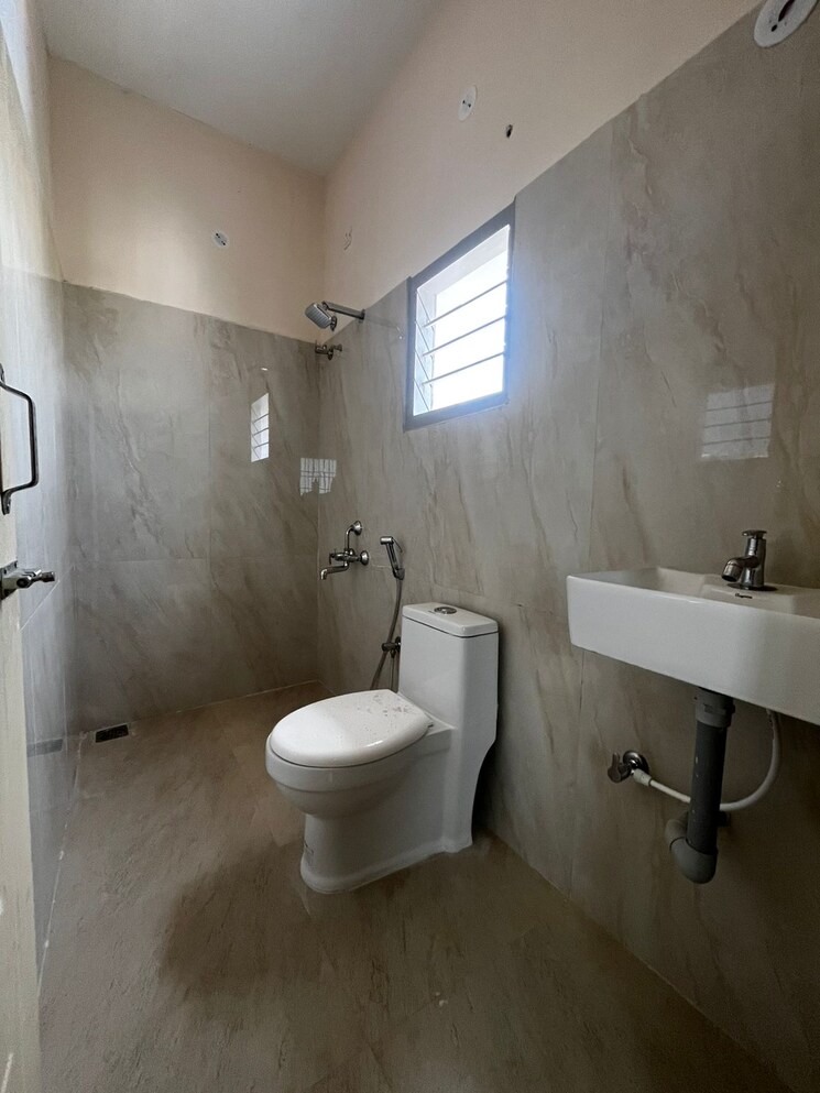 Bathroom, chromepet 3 Bedroom 1500 Sq.Ft. Builder Floor In Chromepet Chennai 8064422
