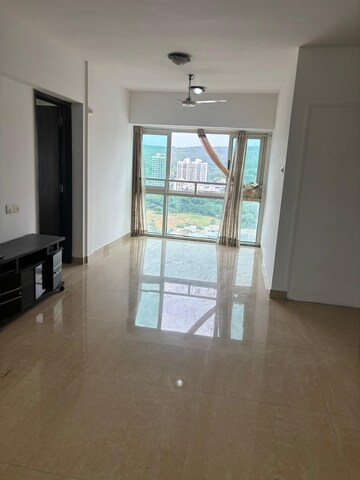 Room in 3 BHK Apartment at Lokhandwala Whispering Palms XXclusives, Kandivali East – for Rent