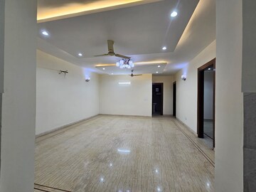 Room in 4 BHK Builder Floor at Sector 43 – for Rent