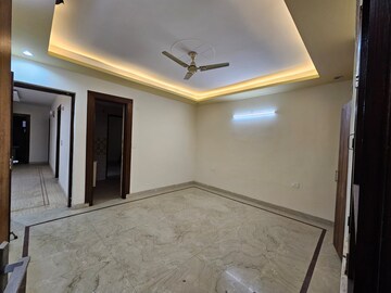Room in 4 BHK Builder Floor at Sector 43 – for Rent