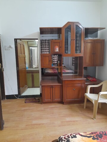 Living Room in 1.5 BHK Apartment at Breach Candy – for Rent