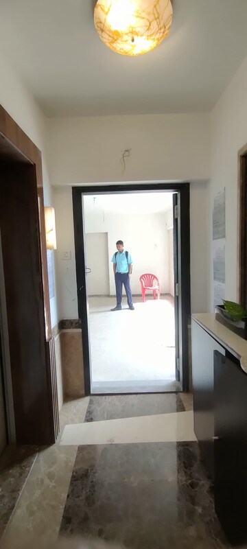 Room in 5 BHK Apartment at Kukreja Palace, Ghatkopar East – for Sale