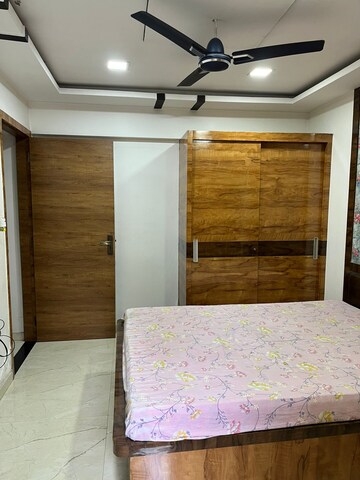 Room in 2 BHK Apartment at Cosmos Habitat, Majiwada – for Rent