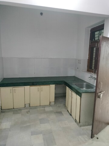 Kitchen in 2 BHK Builder Floor at Gomti Nagar – for Rent