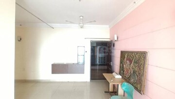 Room in 2 BHK Apartment at Panchsheel Wellington 2, Dundahera – for Rent
