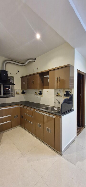 Furnished Amenities in 3 BHK Builder Floor at Kondapur – for Rent