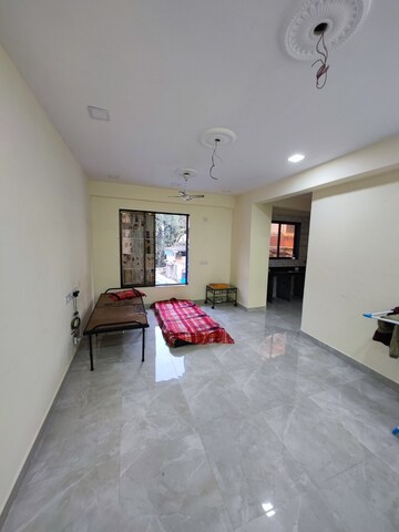 Room in 1 BHK Apartment at Khar West – for Rent