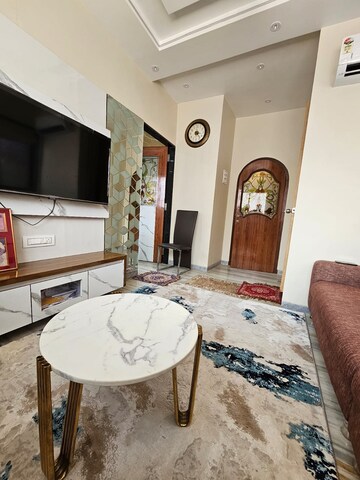 Team Area in 2 BHK Apartment at Bandra West – for Rent