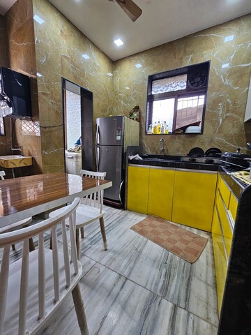Team Area in 2 BHK Apartment at Bandra West – for Rent