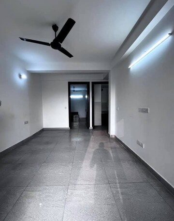 Room in 1 BHK Builder Floor at Saket – for Rent