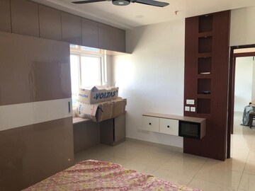 Room in 2 BHK Apartment at Prestige High Fields, Gachibowli – for Rent