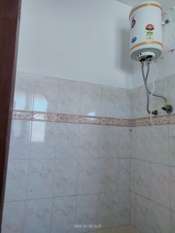 Master Bedroom in 2 BHK Independent House at Sector 17 – for Rent