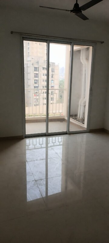 Room in 1 BHK Apartment at Puraniks City Reserva, Ghodbunder Road – for Rent