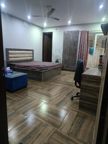 Bedroom in 1 RK Builder Floor at Ansal Sushant Lok I, Sector 43 – for Rent