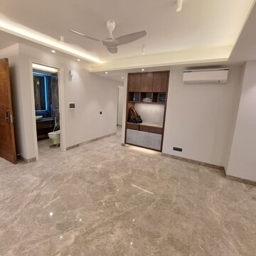Room in 3 BHK Apartment at Birla Navya, Sector 63a – for Rent