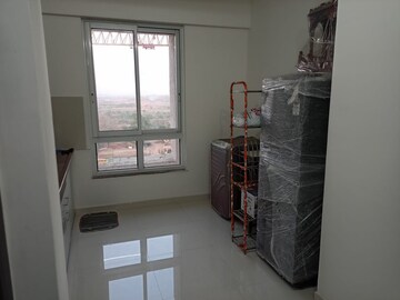 Room in 1 BHK Apartment at Puranik Rumah Bali, Ghodbunder Road – for Rent