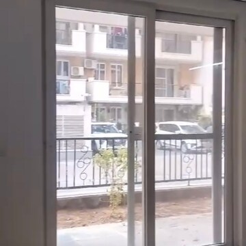 Room in 3 BHK Apartment at Emaar Emerald Floors Premier, Sector 65 – for Rent