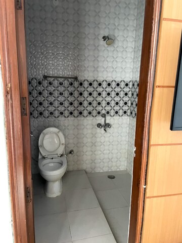 Bathroom in 2 BHK Builder Floor at Sector 23 – for Rent