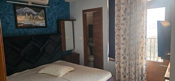 Bedroom in 2 BHK Apartment at SectoR-27 – for Rent