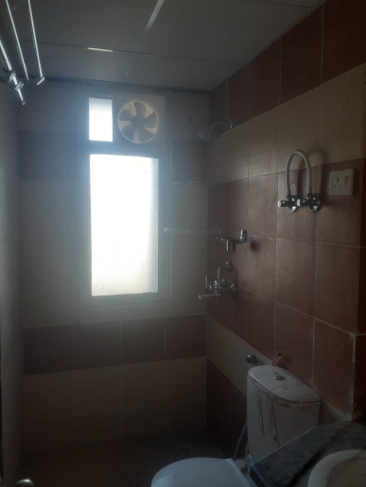 Bathroom, mahagun-mywoods 2 Bedroom 960 Sq.Ft. Apartment In Sector 16c Greater Noida Greater Noida 8072391