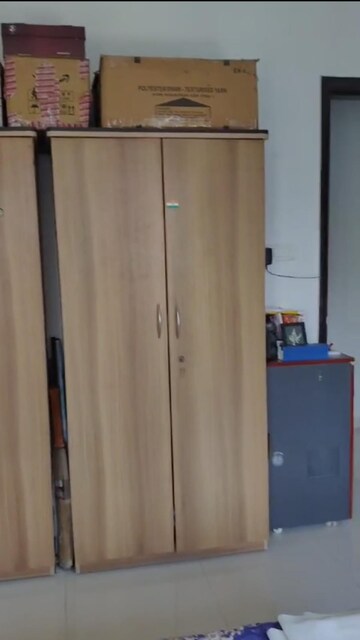 Furnished Amenities in 2 BHK Apartment at Kandivali East – for Sale