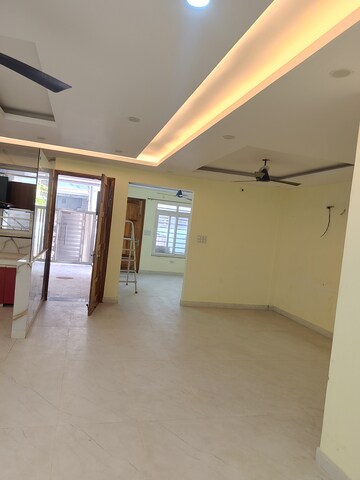 Room in 2 BHK Independent House at Gomti Nagar – for Rent