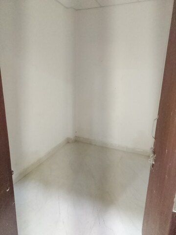 Room in 2 BHK Independent House at Gomti Nagar – for Rent